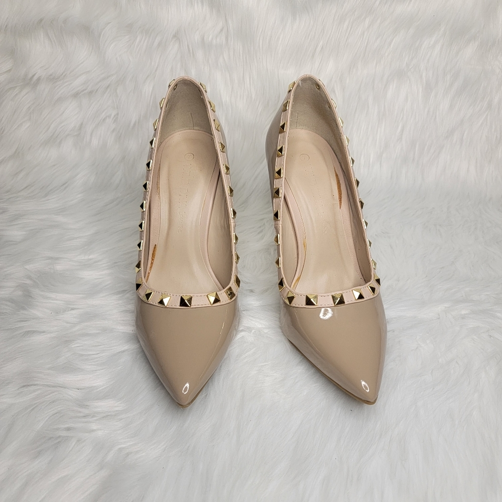 Nude patent leather heels gold studs. - Picture 2 of 8